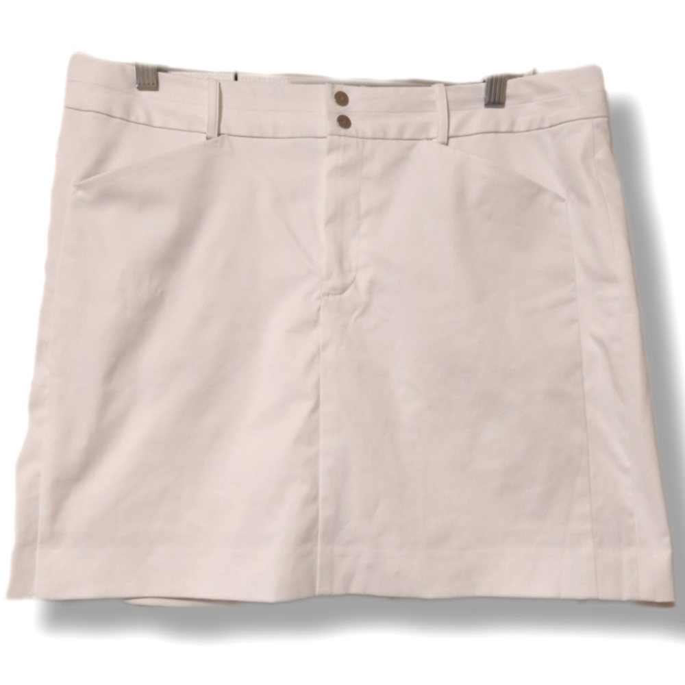 NWOT Ralph Lauren Golf Skirt Size 12 with Two Front Pockets and Built-in Shorts